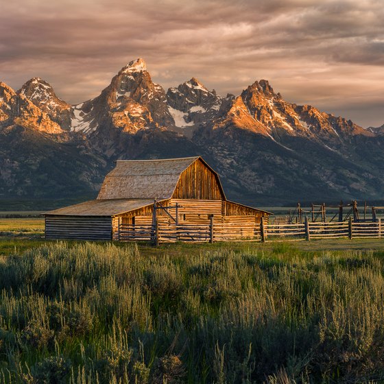 Places to Stay Between Yellowstone National Park & Grand Teton