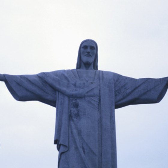 Travelers to Corcovado can visit Cristo Redentor and its adjacent chapel.