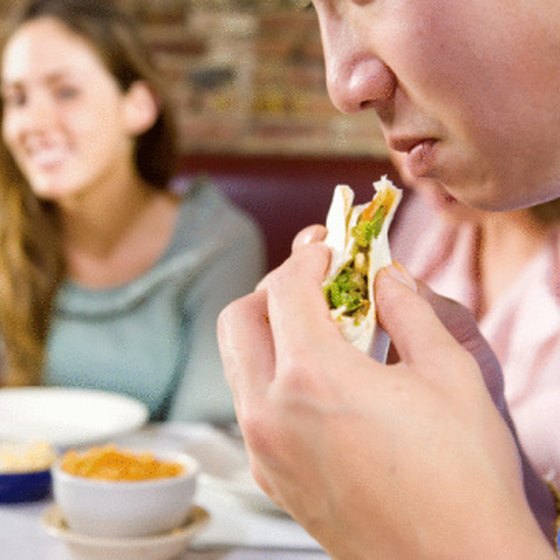 By remembering a few helpful phrases, you can order food in Spanish with ease.