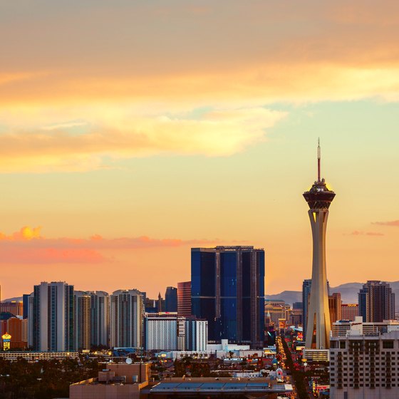 Eiffeltower vs. Stratosphere Las Vegas - Comparison