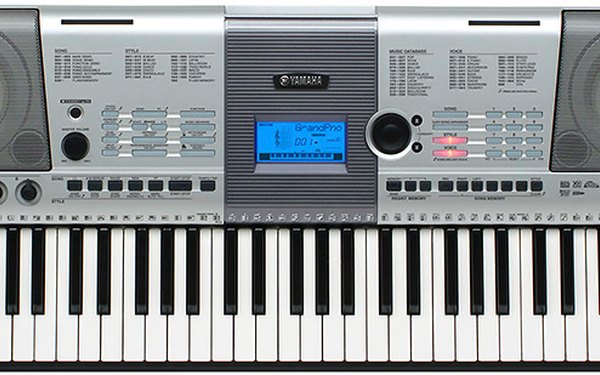 Cómo usar un teclado Yamaha PSR E403 (En 6 Pasos)
