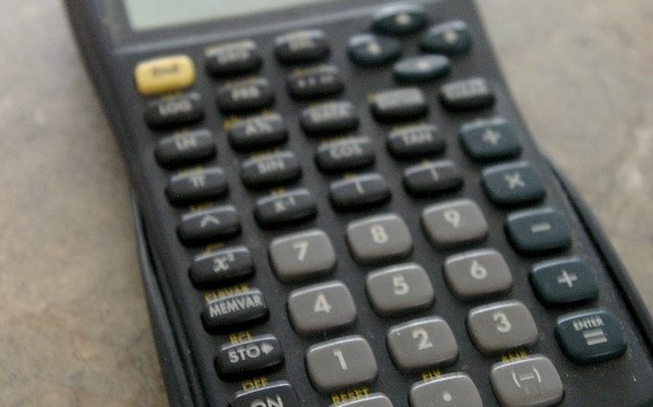 Cómo utilizar una calculadora TI-30XA