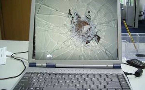Cómo arreglar la pantalla rota de una computadora portátil.