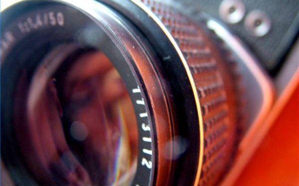 Cómo limpiar la parte interior del lente de una cámara