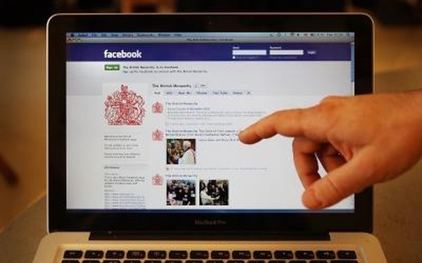 Cómo saber si las celebridades de Facebook son reales (En 5 Pasos)