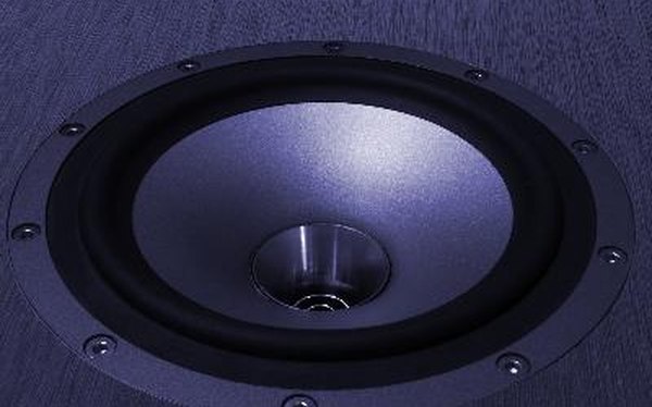 Cómo seleccionar un divisor de frecuencia para utilizar en un Subwoofer o caja de bajos (En 8 Pasos)