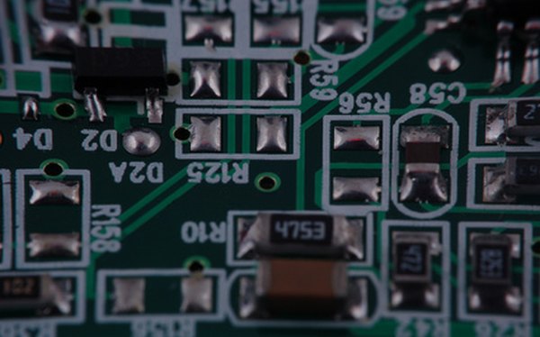 Cómo reestablecer la contraseña de BIOS en un Dell OptiPlex 745 (En 23 Pasos)
