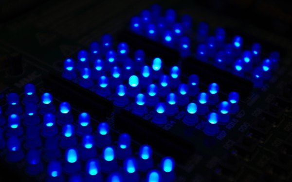 Cómo probar pantallas LED (En 4 Pasos)