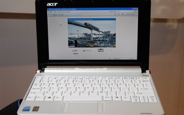Cómo activar y desactivar la función inalámbrica en una computadora portátil Acer Aspire One (En 3 Pasos)
