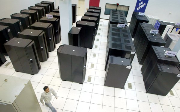 ¿Quién posee supercomputadoras y para qué son usadas? 