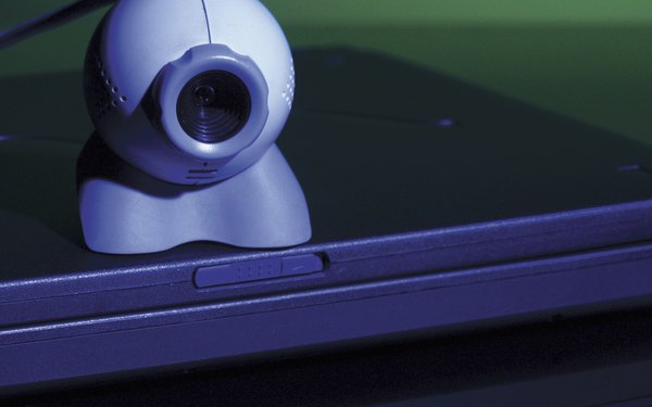 Cómo conectar una cámara web a tu computadora (En 4 Pasos)
