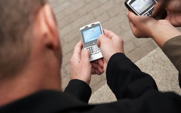 Cómo desbloquear el teclado de un BlackBerry Curve (En 6 Pasos)