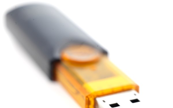Cómo descargar cosas en una memoria portátil USB (En 4 Pasos)