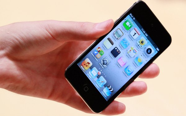 Cómo saber si un iPhone está completamente cargado (En 4 Pasos)