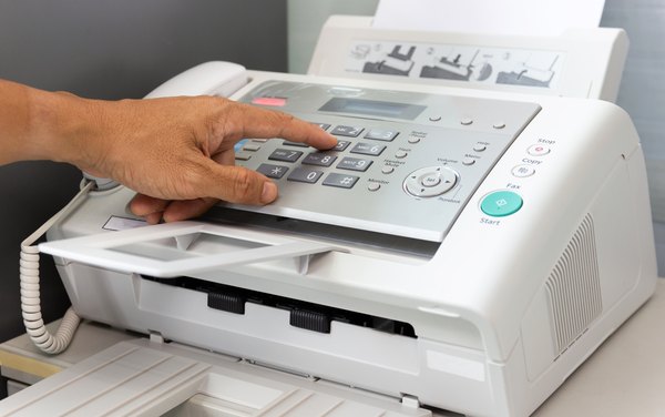 Cómo enviar un fax utilizando un teléfono celular