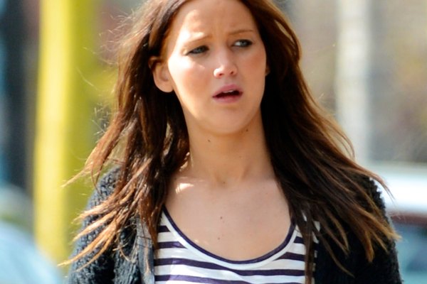 Jennifer Lawrence de paseo por la calle.