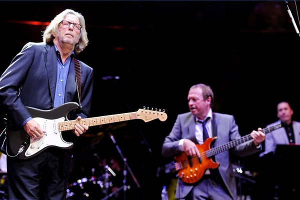 Toca la guitarra como Eric Clapton.