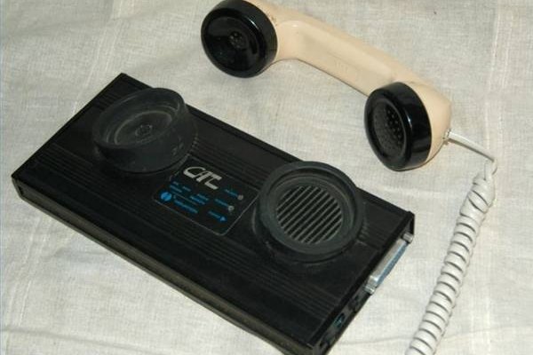 Las redes de computadoras comenzaron en la década de 1950.