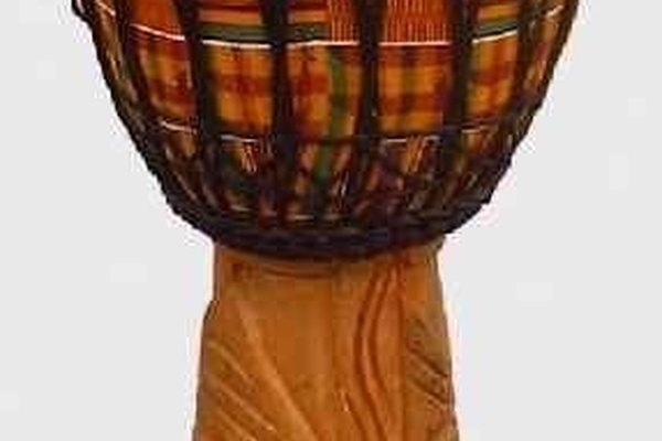 El djembe es un instrumento de percusión.