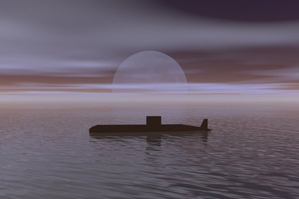 Haz una réplica de un submarino con una botella de agua.