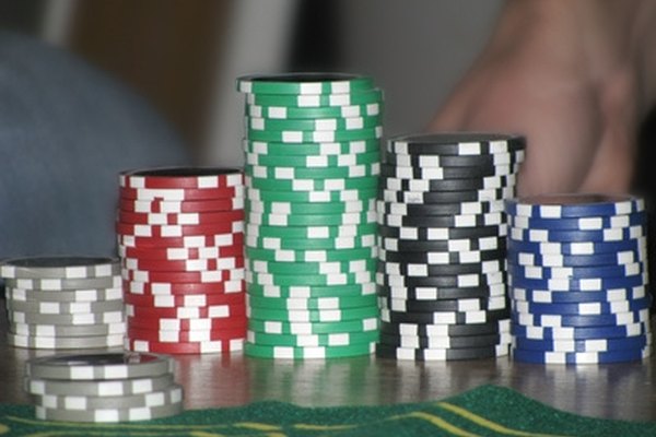 Plastic poker chips