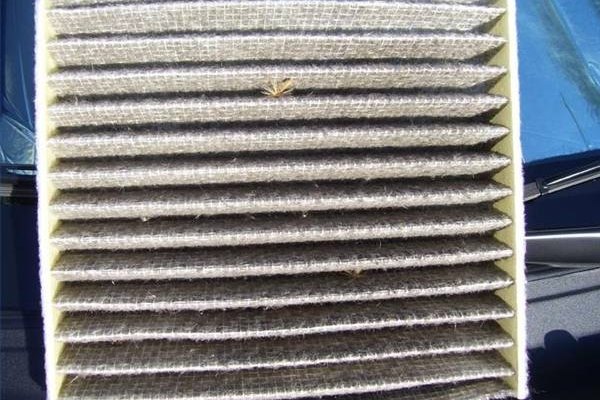 How to Replace a Cabin Air Filter in a Toyota FJ Cruiser ...