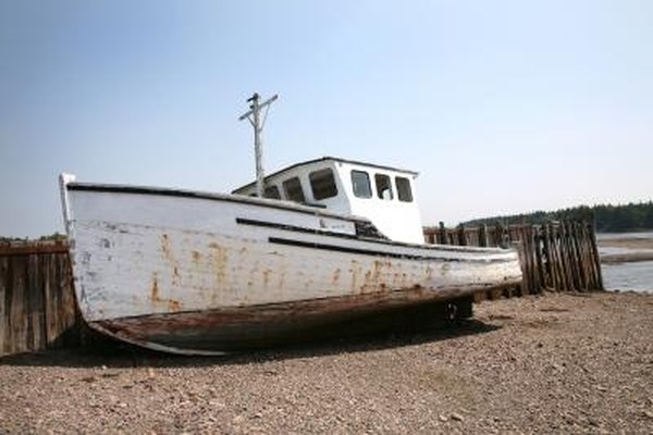 How to Obtain a Boat Salvage Title It Still Runs