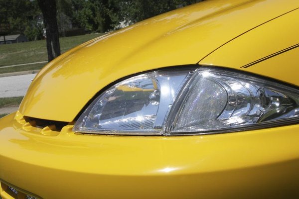 how-to-remove-a-car-s-pinstriping-it-still-runs