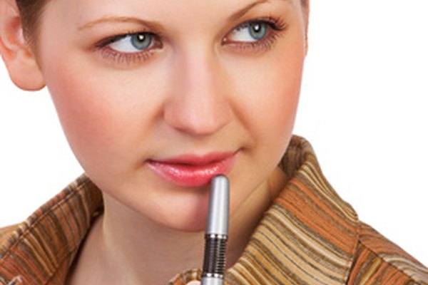 business woman. businesswoman. image by Kurhan from Fotolia.com La habilidades organizativas en el lugar de trabajo pueden incluir la planificación y cumplimiento de plazos.