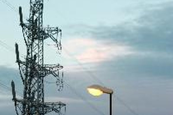 Las torres de transmisión eléctrica soportan una gama de soluciones de líneas de energía.