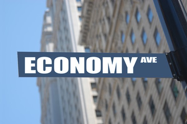 Las economías eficientes producen más con menos recursos.