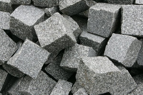 Las encimeras de Silestone comienzan con granito crudo.