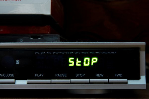 Un mando a distancia DirecTV también se puede utilizar para controlar otros equipos, tales como un reproductor de DVD.