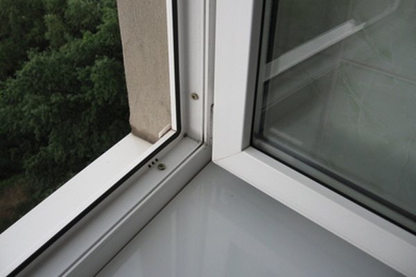 Tanto el acrílico como el policarbonato hacen que las ventanas sean excelentes.