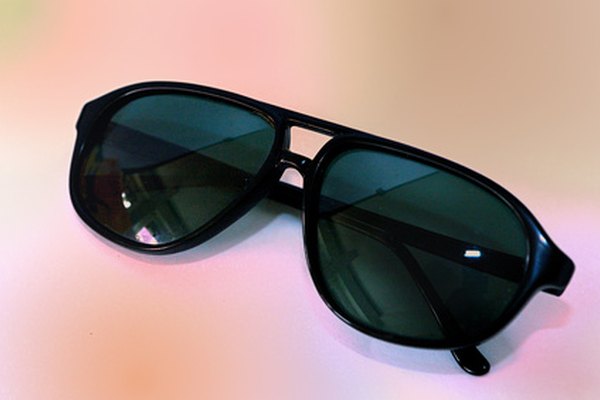 Las lentes polarizadas son comúnmente utilizadas en gafas de sol.
