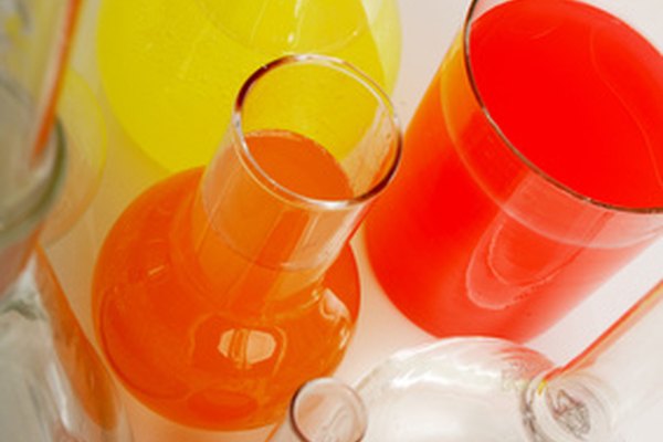Los experimentos de química caseros son divertidos.