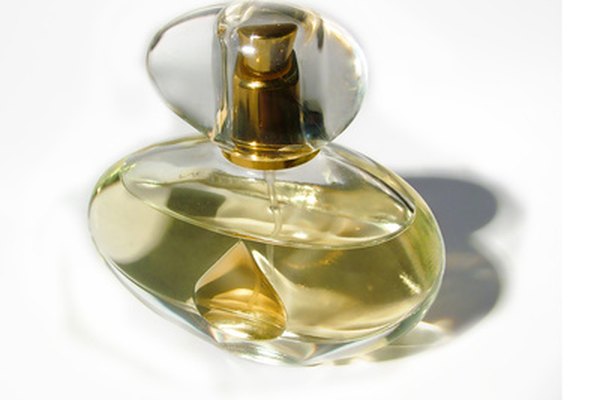 El tolueno, un ingrediente del limpiador de carburador, también se utiliza en los perfumes.
