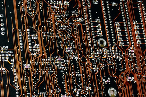 technology image by Stanisa Martinovic from Fotolia.com Los componentes de computadora, y las computadoras en las que viven, requieren una estrategia de reemplazo.