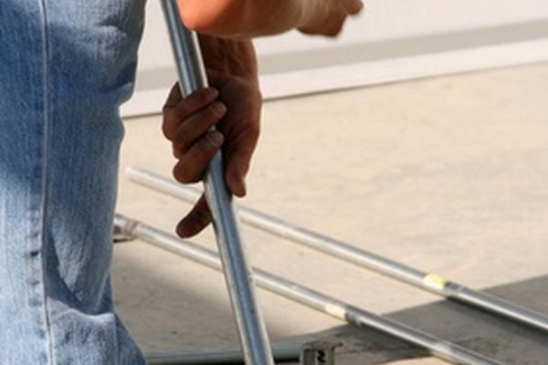Doblar el conducto EMT correctamente requiere mucha práctica.