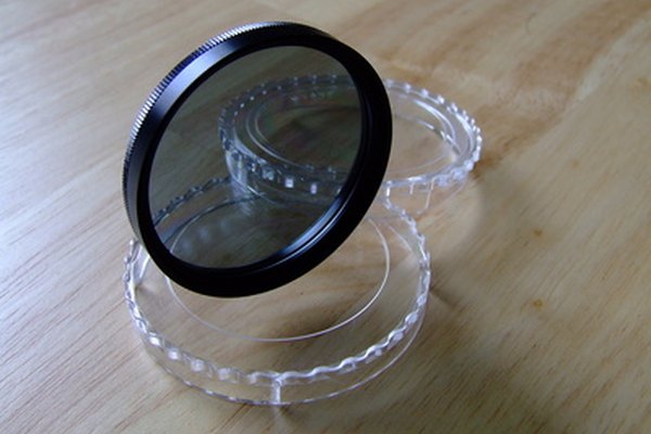 Si un filtro se ha agrietado o roto, puedes eliminar el cristal y reutilizar el marco.