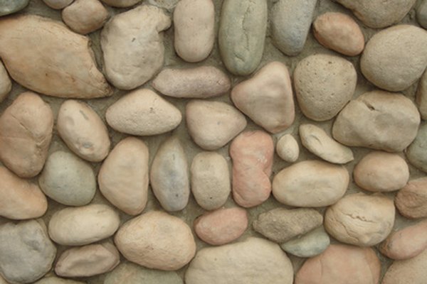 La densidad de una roca se puede medir por su masa dividida entre su volumen.