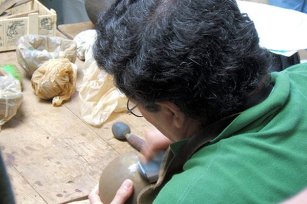 Indaga sobre los diferentes tipos de arcilla para porcelana.