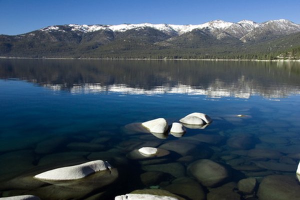 Lake Tahoe se encuentra en la frontera entre Nevada y California.