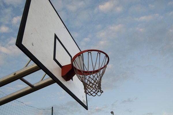 Cómo construir un tablero de baloncesto de tamaño reglamentario |  Geniolandia
