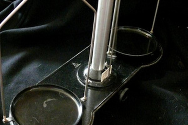laboratory weigh-scale image by Pali A from Fotolia.com El análisis de costos y beneficios implica sopesar los beneficios de un proyecto en contra de sus costos.