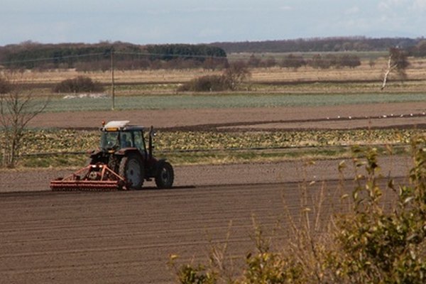Los tractores son un elemento esencial de la agricultura moderna.