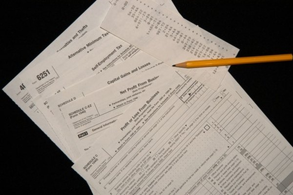tax time image by Gale Distler from Fotolia.com Los contratistas independientes pueden tener más documentos qué manejar, pero también cuentan con más ventajas en lo relacionado con el manejo de sus impuestos.