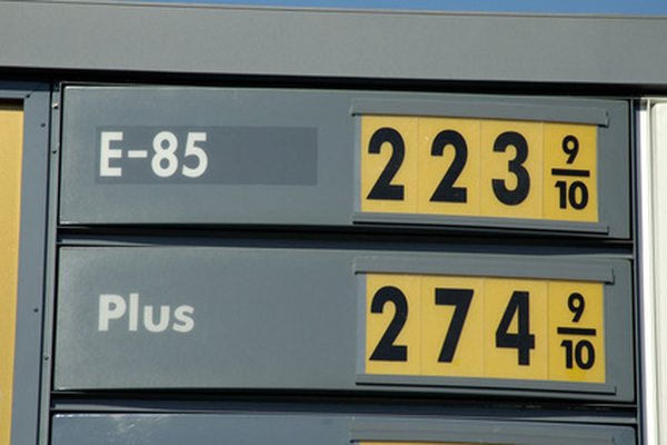 e-85 prices 1 image by Jim Parkin from Fotolia.com Las gasolineras suelen obtener beneficios en las ventas de combustible cuando los precios se elevan.
