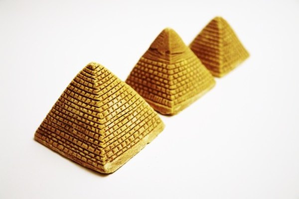 Muchos objetos cotidianos tienen la forma de pirámides.