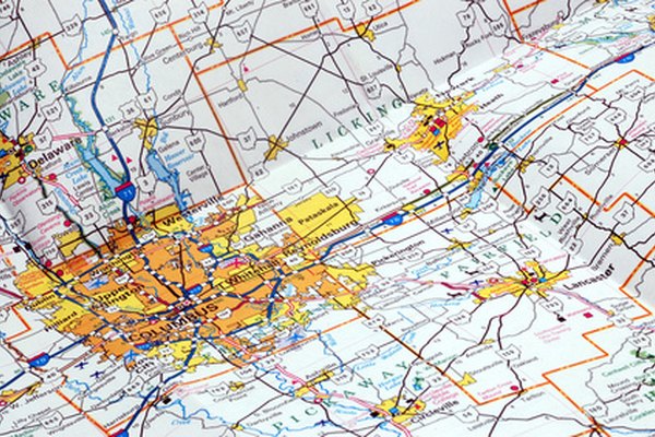 Un mapa del barrio explica y describe visualmente la red de hogares, líneas de transporte y puntos de referencia.